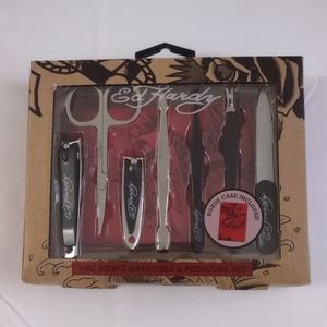 Ed Hardy 7 PC men's manicure and pedicure set
